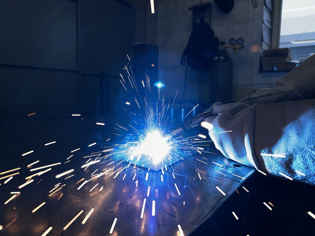 Spawanie TIG vs MIG/MAG — którą metodę wybrać do Twojego projektu